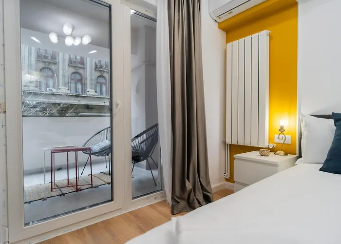Urban Pearl - Old Town - Unique 4br/3ba * Bucharest