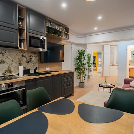 Urban Pearl - Old Town - Unique 4br/3ba