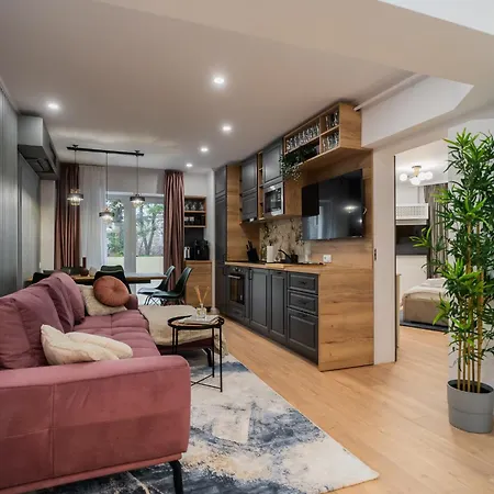 Urban Pearl - Old Town - Unique 4br/3ba