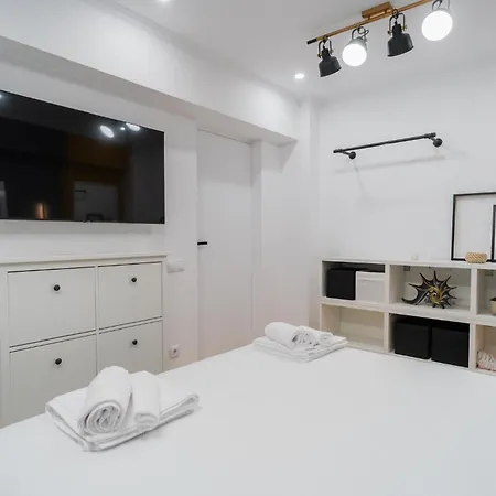 Urban Pearl - Old Town - Unique 4br/3ba Appartement *