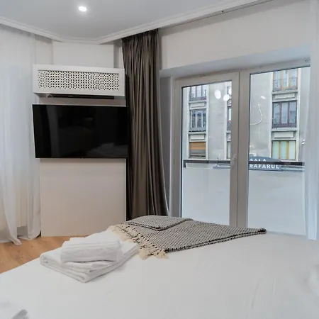 Urban Pearl - Old Town - Unique 4br/3ba *