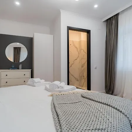 Urban Pearl - Old Town - Unique 4br/3ba Appartement