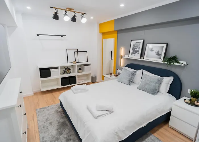 Urban Pearl - Old Town - Unique 4br/3ba