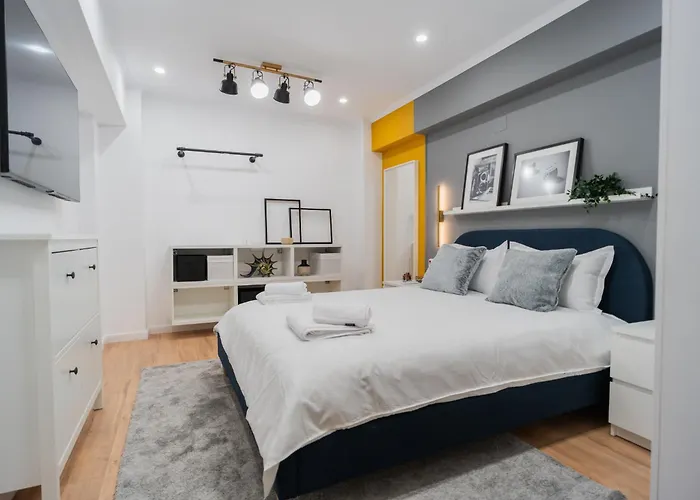 Urban Pearl - Old Town - Unique 4br/3ba