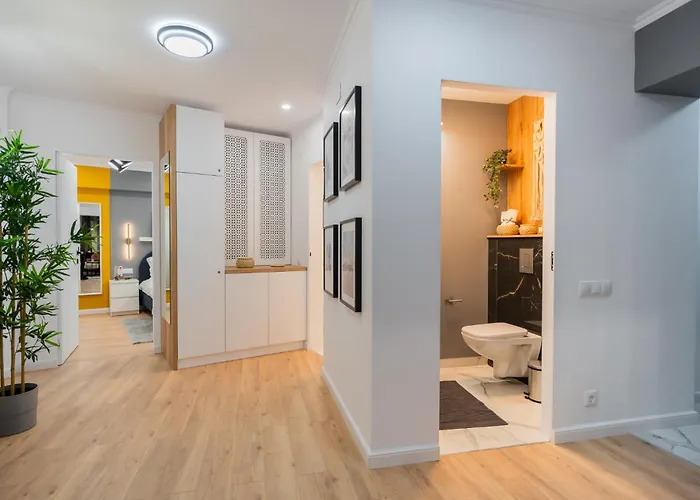 Apartment Urban Pearl - Old Town - Unique 4br/3ba Bukarest
