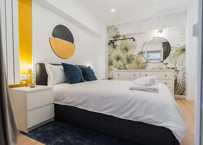 Urban Pearl - Old Town - Unique 4br/3ba Apartament *