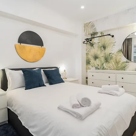 Urban Pearl - Old Town - Unique 4br/3ba Бухарест