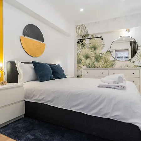 Urban Pearl - Old Town - Unique 4br/3ba Apartment *