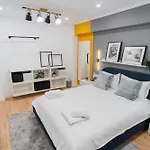 Urban Pearl - Old Town - Unique 4br/3ba
