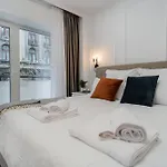 Urban Pearl - Old Town - Unique 4br/3ba *