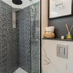 Urban Pearl - Old Town - Unique 4br/3ba *
