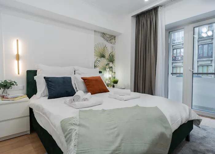 Urban Pearl - Old Town - Unique 4br/3ba Apartamento Bucareste