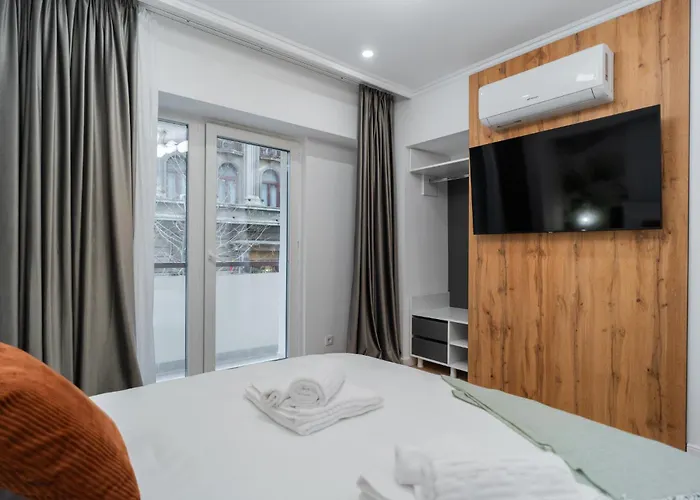 Urban Pearl - Old Town - Unique 4br/3ba Apartamento *