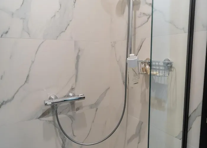 Urban Pearl - Old Town - Unique 4br/3ba Apartamento *